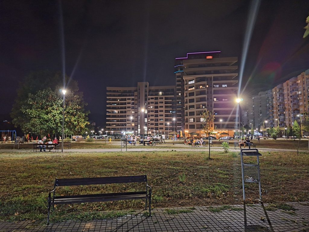 Restoran Favoris Tuzla - dječije igralište ispred restorana