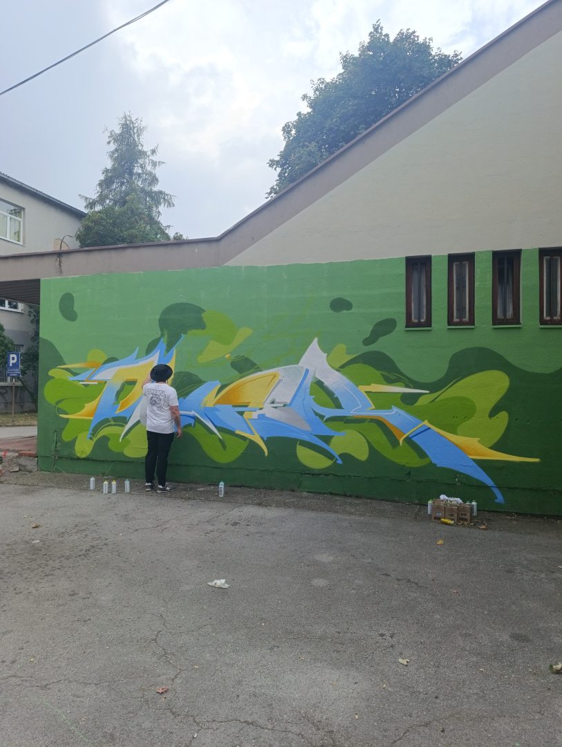 Dater 127 pored svog rada